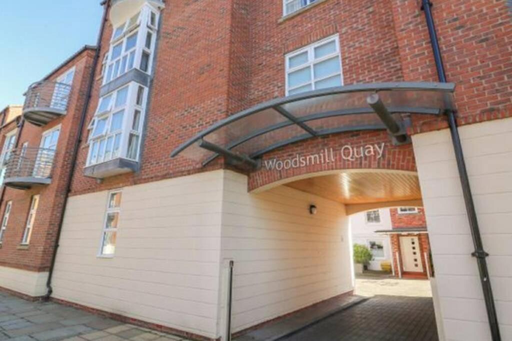 The Riverside At Woodsmill Quay With Parking York Exterior photo
